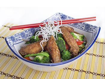 ALITAS FRITAS CON VERDURAS PERSONAL