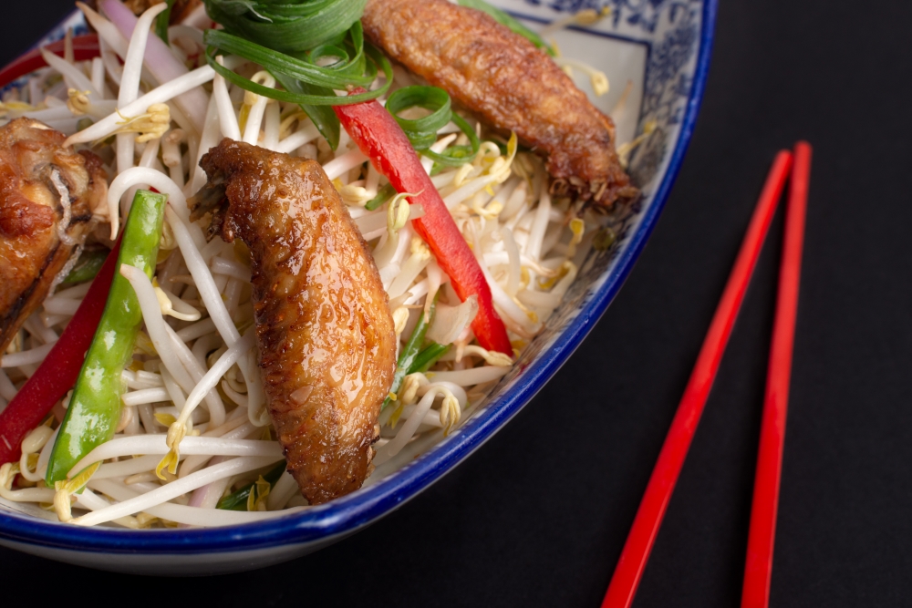 ALITAS FRITAS CON FREJOLITO CHINO PERSONAL